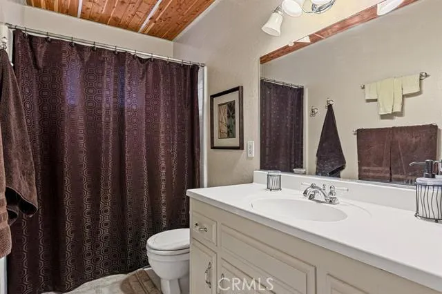 596 Pioneer Road, Lake Arrowhead, California 92352