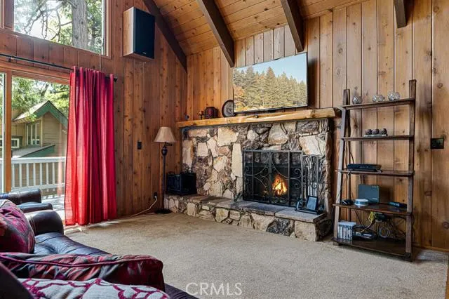 596 Pioneer Road, Lake Arrowhead, California 92352