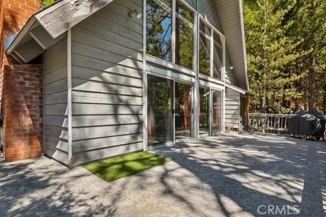 596 Pioneer Road, Lake Arrowhead, California 92352