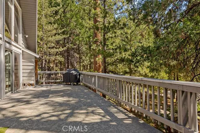 596 Pioneer Road, Lake Arrowhead, California 92352
