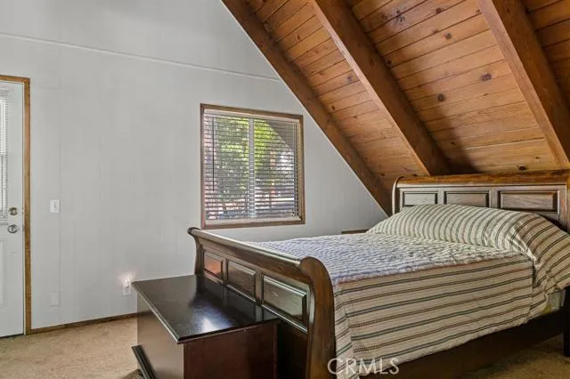 596 Pioneer Road, Lake Arrowhead, California 92352
