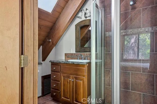 596 Pioneer Road, Lake Arrowhead, California 92352