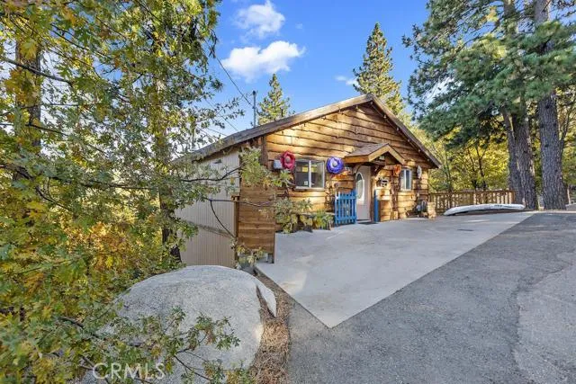 179 Canyon View Drive, Crestline, California 92325