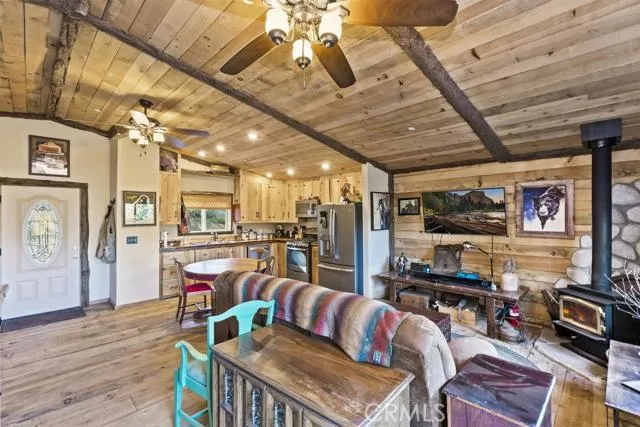 179 Canyon View Drive, Crestline, California 92325
