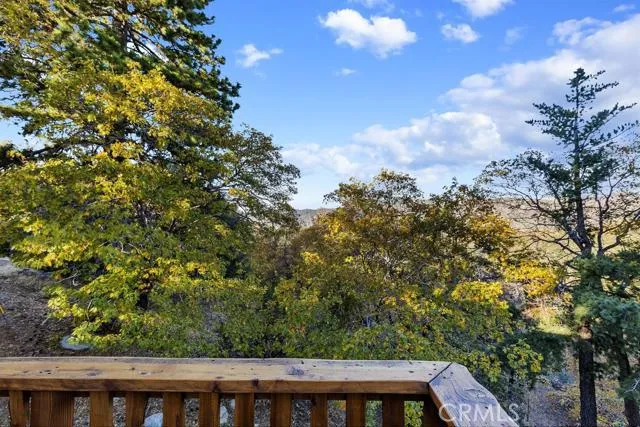 179 Canyon View Drive, Crestline, California 92325