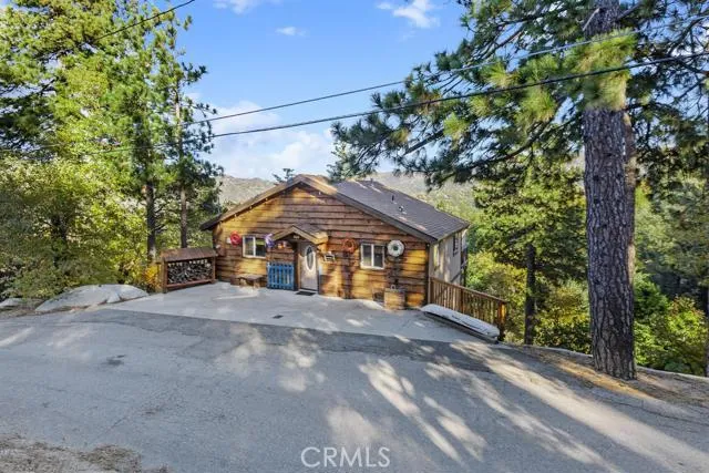 179 Canyon View Drive, Crestline, California 92325