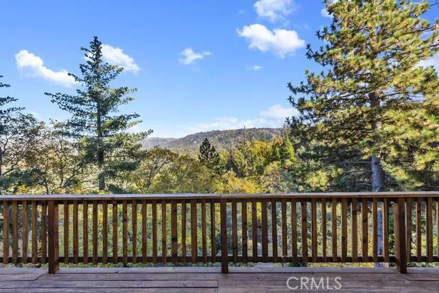 179 Canyon View Drive, Crestline, California 92325