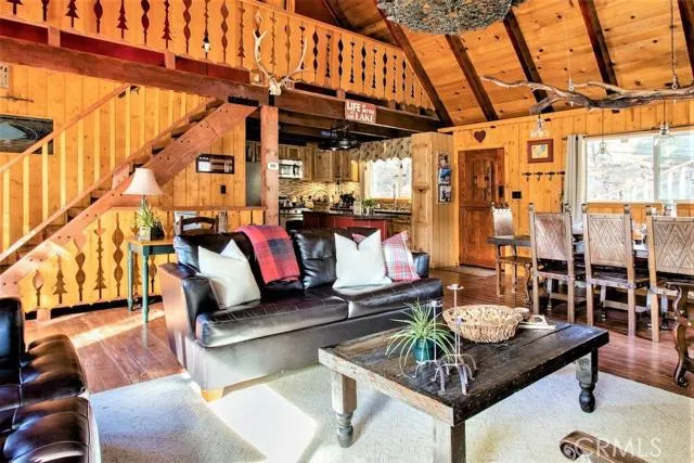 227 Crest Circle, Lake Arrowhead, California 92352
