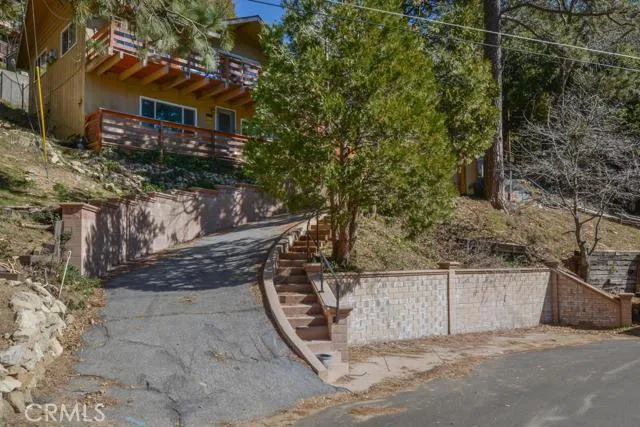 1031 Berne Drive, Crestline, California 92325