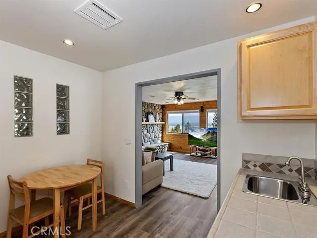 39325 Lodge Road, Fawnskin, California 92333
