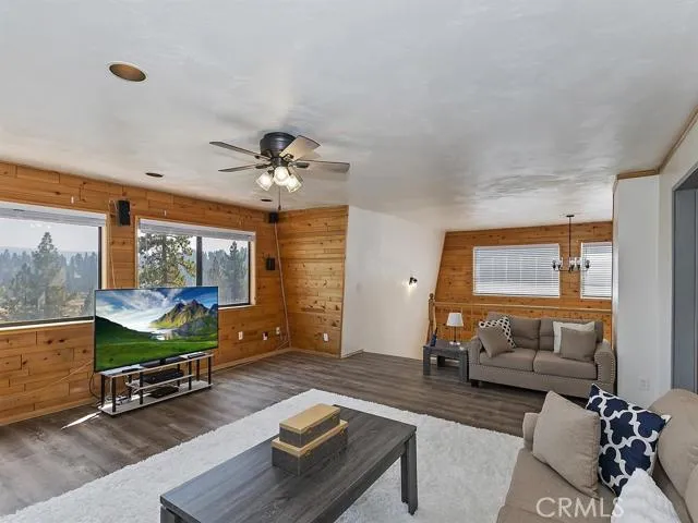 39325 Lodge Road, Fawnskin, California 92333
