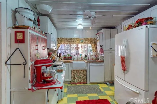 780 Burnt Mill Road, Lake Arrowhead, California 92352