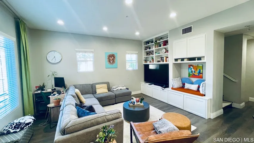 3401 S Main St A, Santa Ana, California 92707