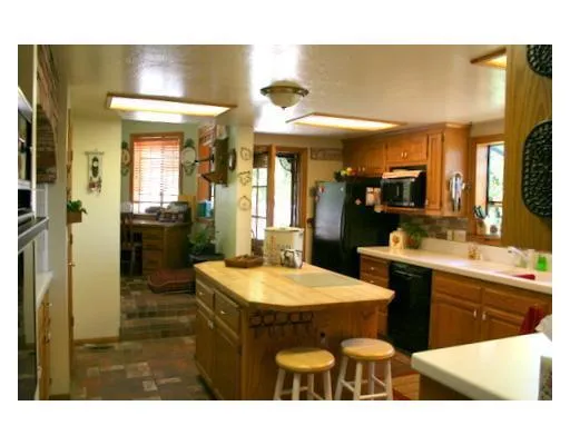 809 Crown Way, Lake Arrowhead, California 92352