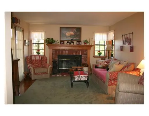 809 Crown Way, Lake Arrowhead, California 92352