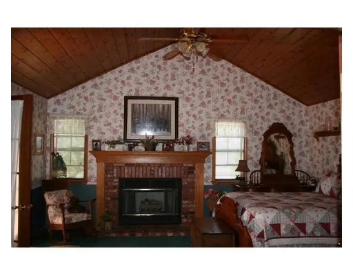 809 Crown Way, Lake Arrowhead, California 92352