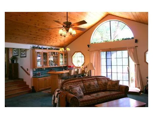 809 Crown Way, Lake Arrowhead, California 92352
