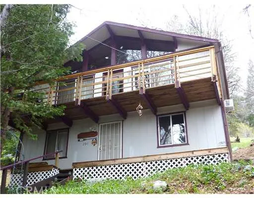 290 Zermatt Drive, Crestline, California 92325
