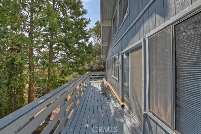471 Delle Drive, Crestline, California 92325