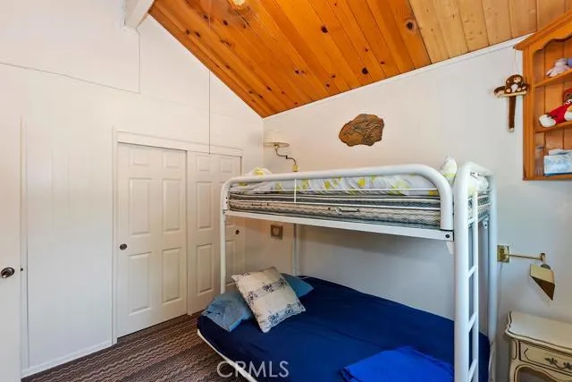 471 Delle Drive, Crestline, California 92325