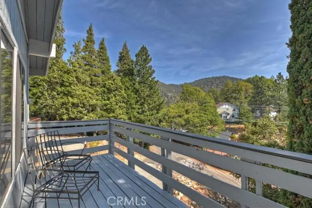 471 Delle Drive, Crestline, California 92325