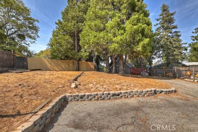 471 Delle Drive, Crestline, California 92325