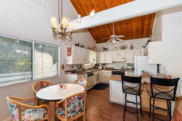471 Delle Drive, Crestline, California 92325