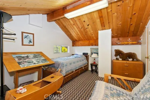 471 Delle Drive, Crestline, California 92325