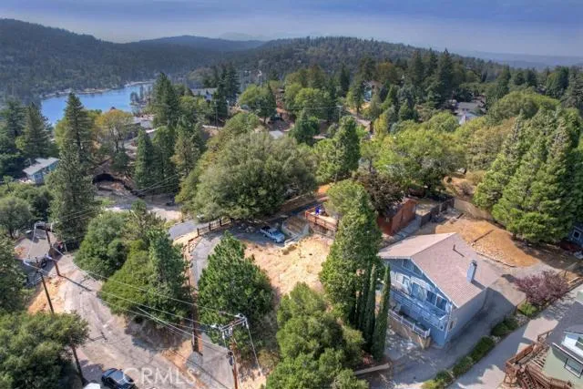 471 Delle Drive, Crestline, California 92325