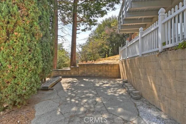 471 Delle Drive, Crestline, California 92325