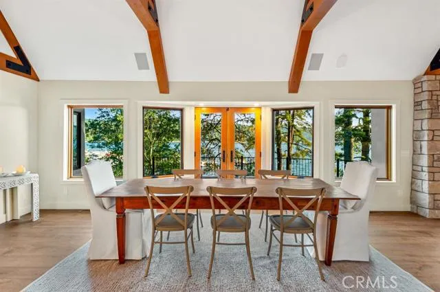 923 Lake Edge Way Way, Lake Arrowhead, California 92352
