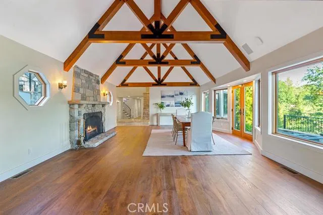 923 Lake Edge Way Way, Lake Arrowhead, California 92352
