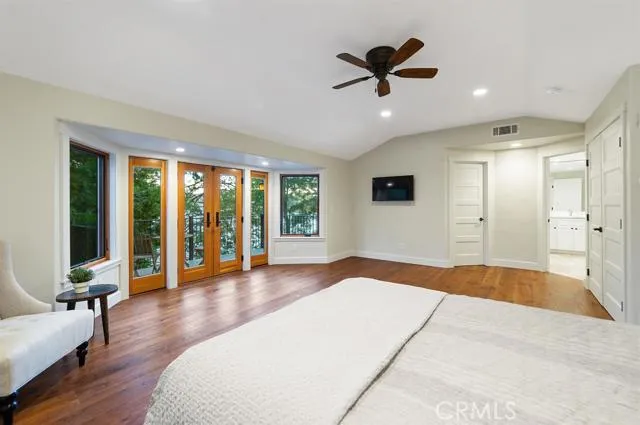 923 Lake Edge Way Way, Lake Arrowhead, California 92352