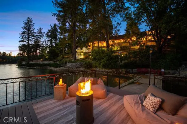 923 Lake Edge Way Way, Lake Arrowhead, California 92352