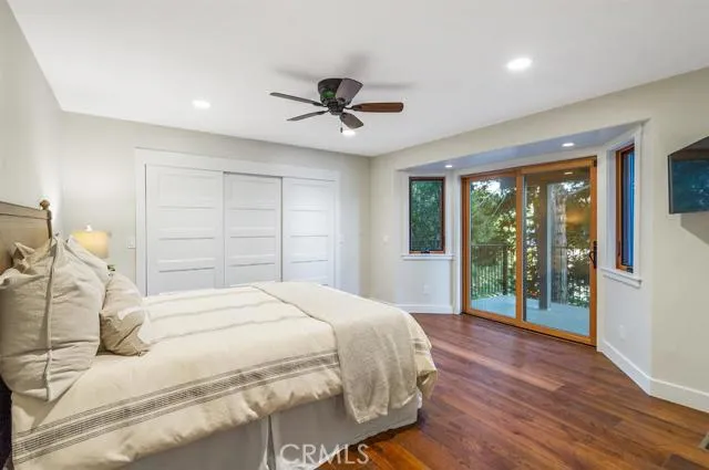 923 Lake Edge Way Way, Lake Arrowhead, California 92352