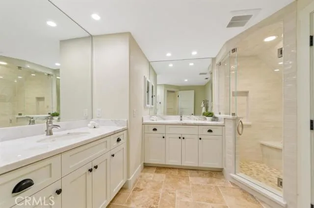 923 Lake Edge Way Way, Lake Arrowhead, California 92352