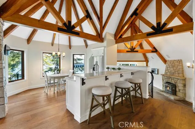 923 Lake Edge Way Way, Lake Arrowhead, California 92352