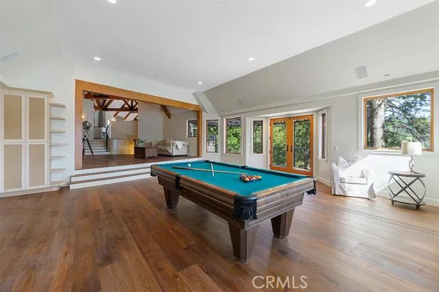 923 Lake Edge Way Way, Lake Arrowhead, California 92352
