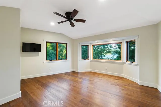 923 Lake Edge Way Way, Lake Arrowhead, California 92352