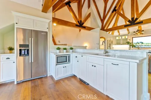 923 Lake Edge Way Way, Lake Arrowhead, California 92352