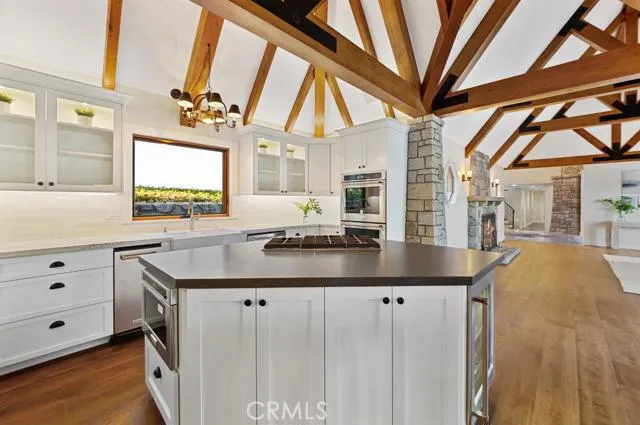 923 Lake Edge Way Way, Lake Arrowhead, California 92352