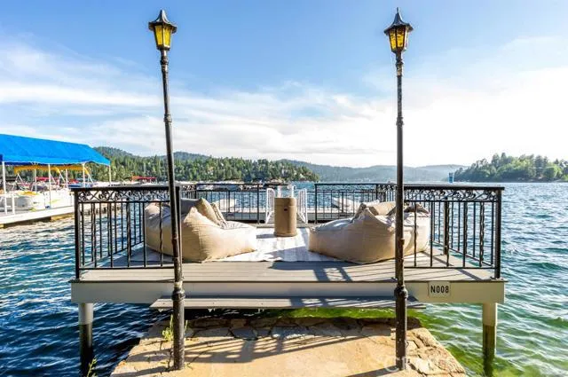 923 Lake Edge Way Way, Lake Arrowhead, California 92352