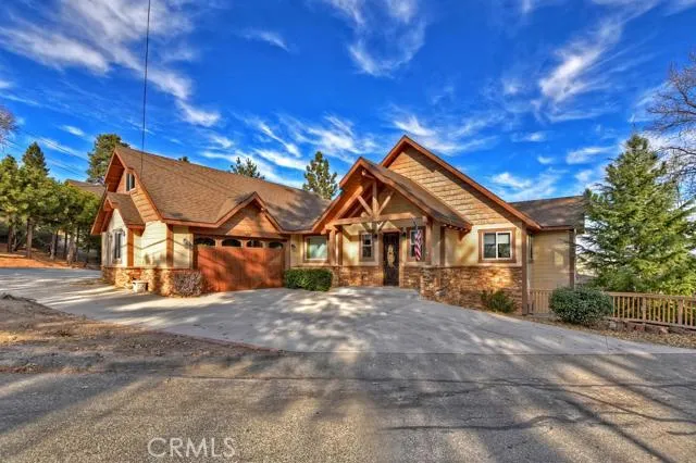 LEVEL DRIVEWAY, LEVEL ENTRY