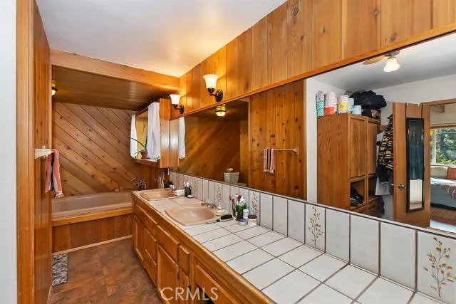 22318 Briarwood Lane, Crestline, California 92325