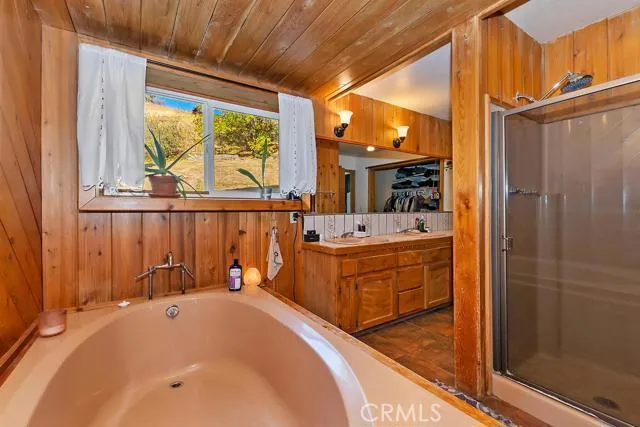 22318 Briarwood Lane, Crestline, California 92325