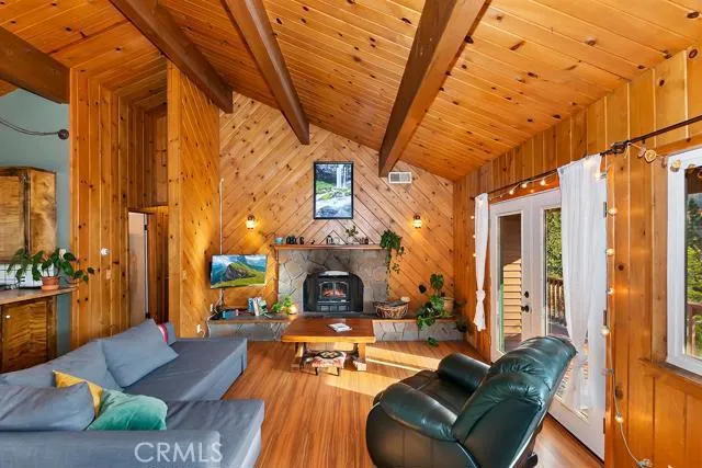 22318 Briarwood Lane, Crestline, California 92325