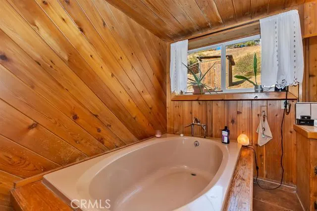 22318 Briarwood Lane, Crestline, California 92325