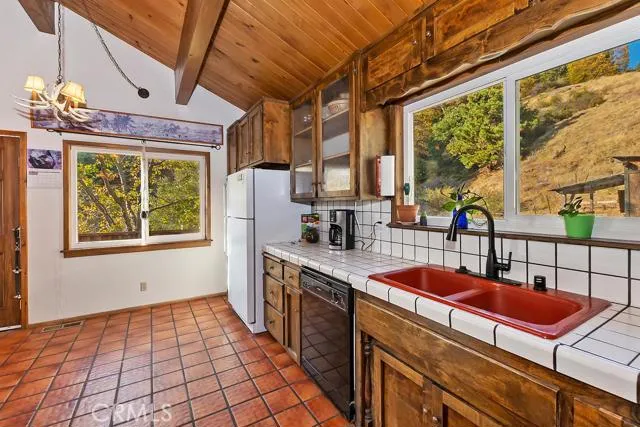 22318 Briarwood Lane, Crestline, California 92325