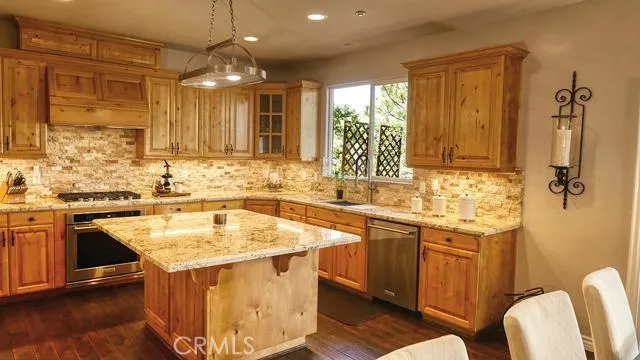 1447 Sequoia Drive, Lake Arrowhead, California 92352