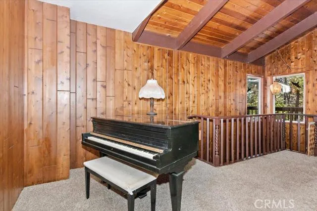 24543 S Albrun Drive, Crestline, California 92325